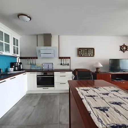 Apartment Haus Besch - Kleine Kapitänskajüte Alt Reddevitz